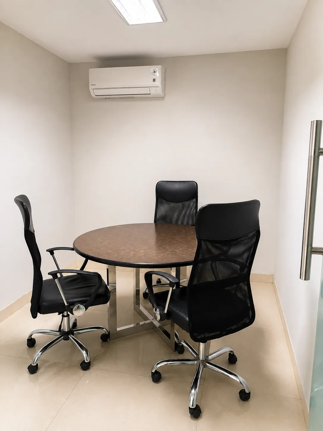 Private discussion room